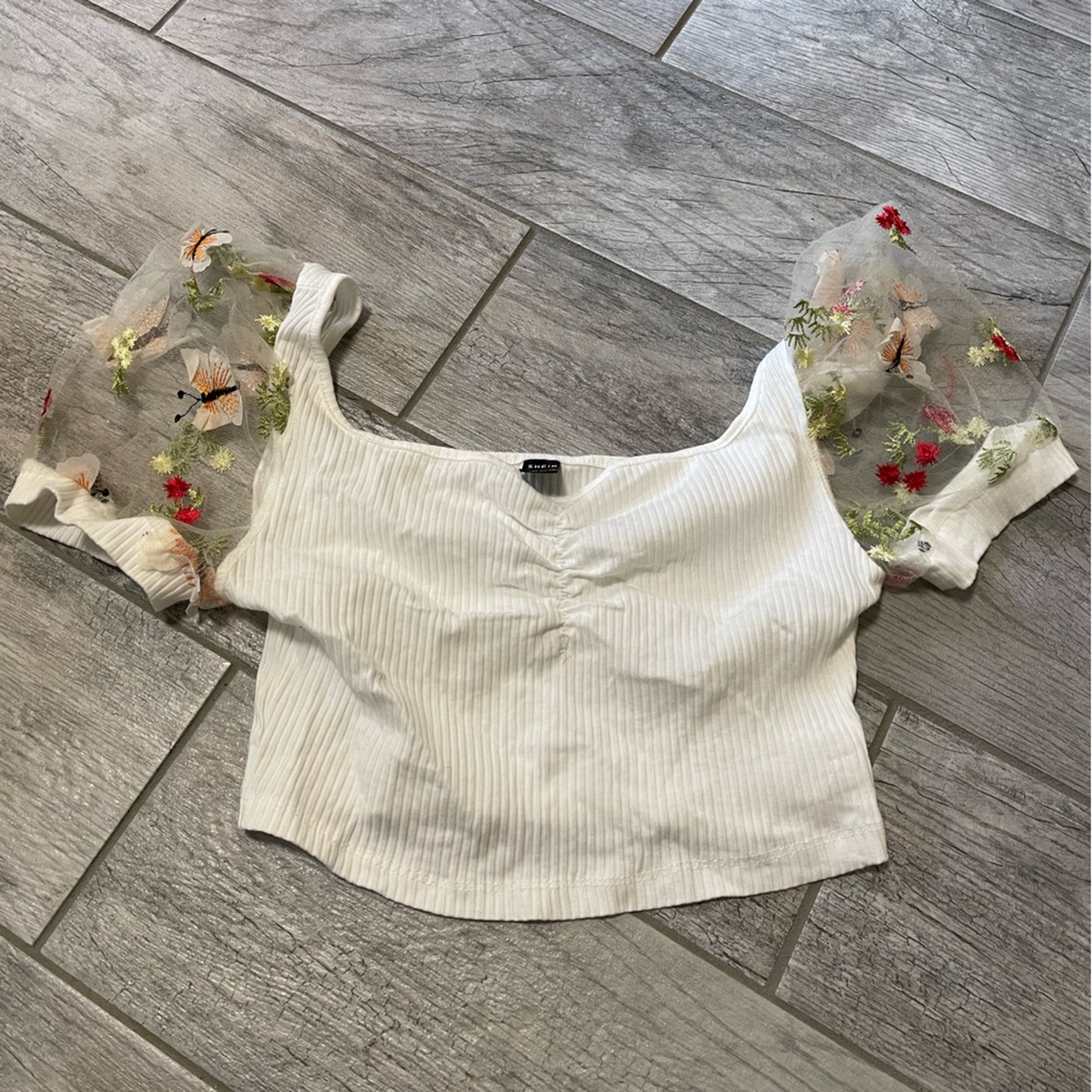 NWOT butterfly sleeve crop top